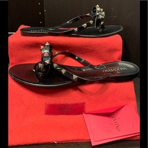 Authentic Valentino Garavani Rockstud Thong Sandal